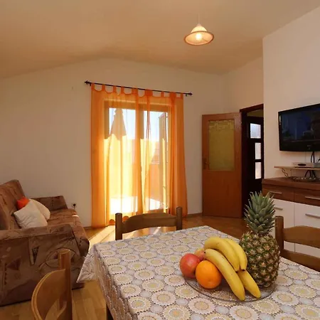 In - Insel Krk 14534 * سيلو